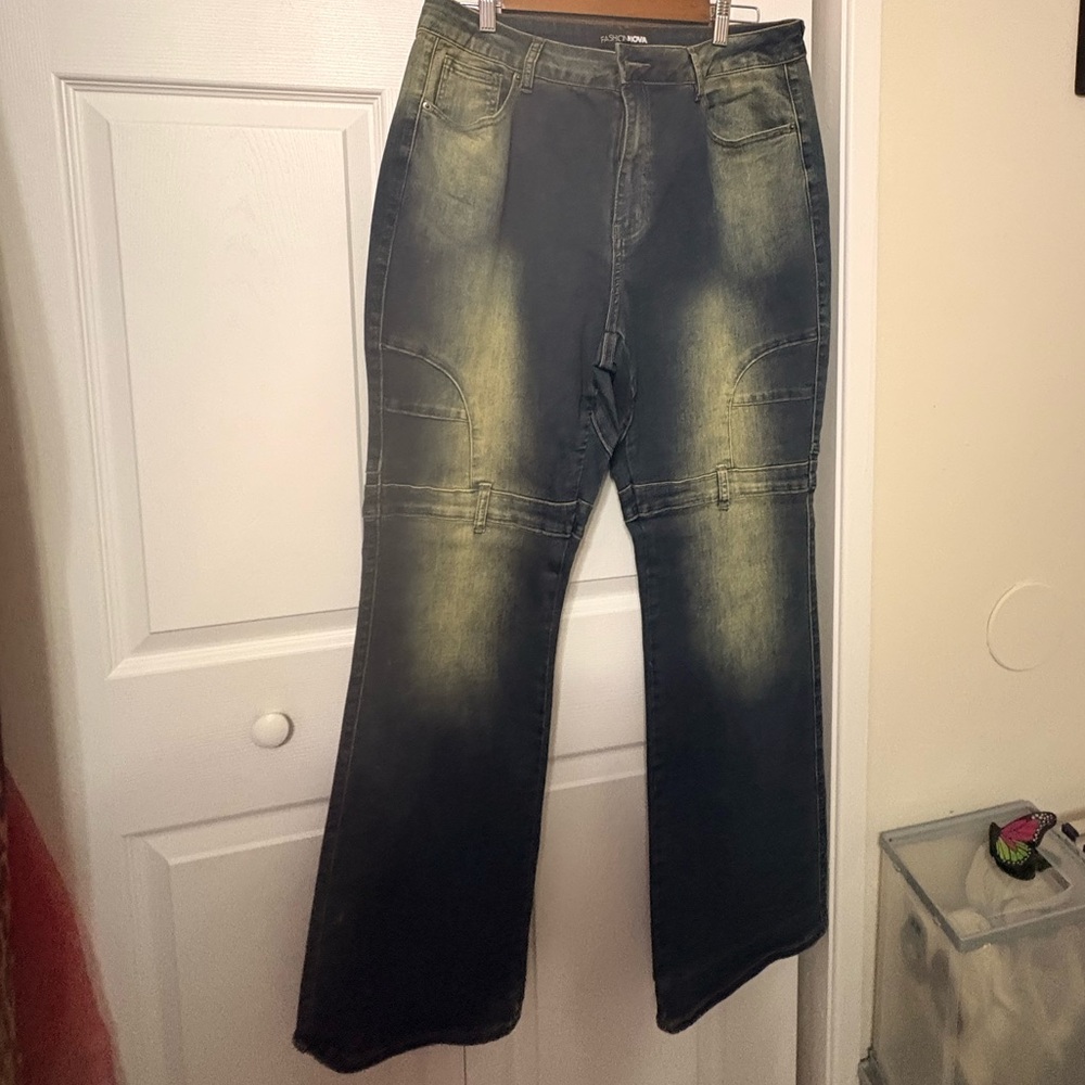 Fashion Nova Relaxed Fit Jeans in Faded Blue